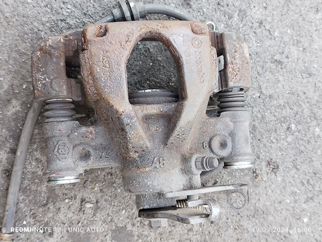 Задній гальмівний супорт лівий 440115485R RENAULT