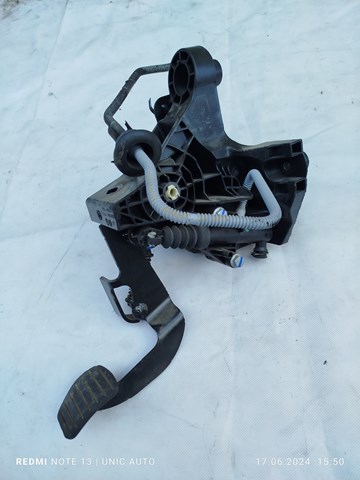Педаль щеплення 465033911R RENAULT