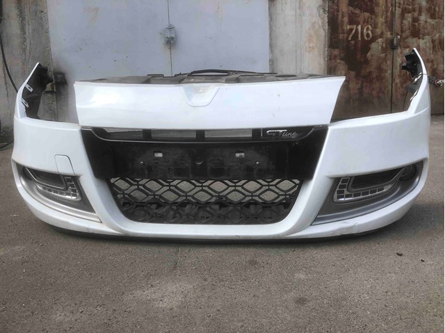 Бампер передній в зборі 620221020R RENAULT