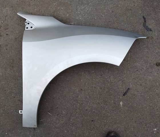 Переднє праве крило 631007490R RENAULT