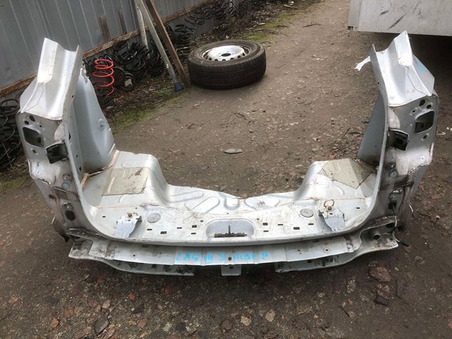 Задня панель багажника 756100015R RENAULT
