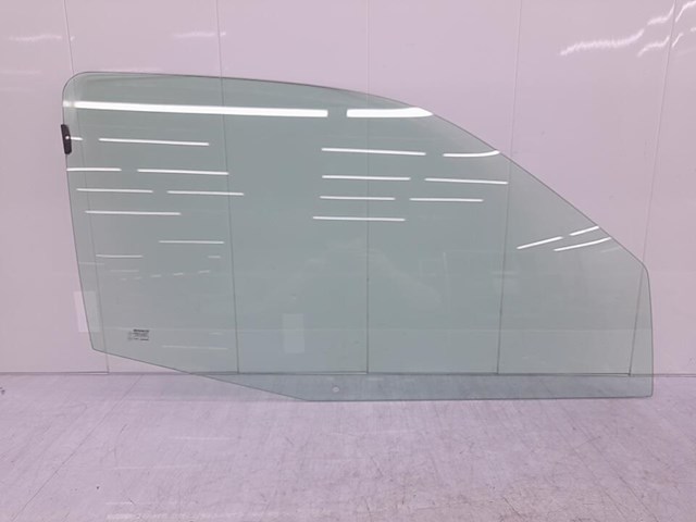 Скло передніх дверей, правих 7700842901 RENAULT