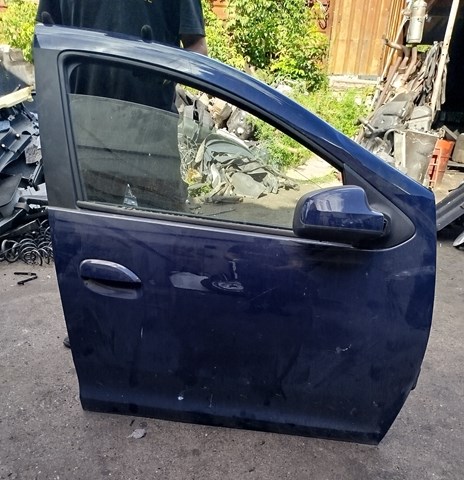 Дверка передня права 801008681R RENAULT