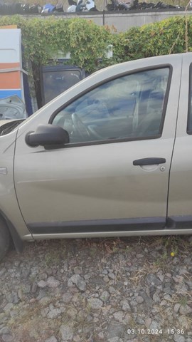 Водійські двері Рено Дастер 1