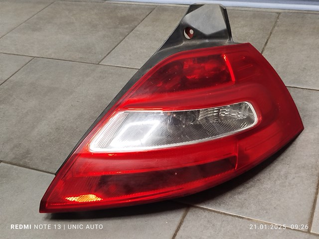 Задні ліхтарі 8200413216 RENAULT