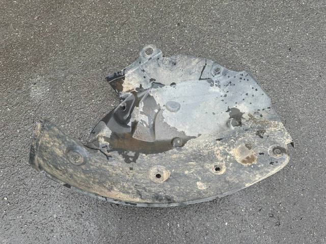 Підкрилок переднього крила, правий задній 8200436720 RENAULT
