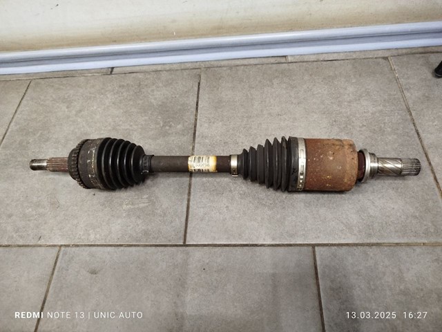 Привід лівий 8200535798 RENAULT