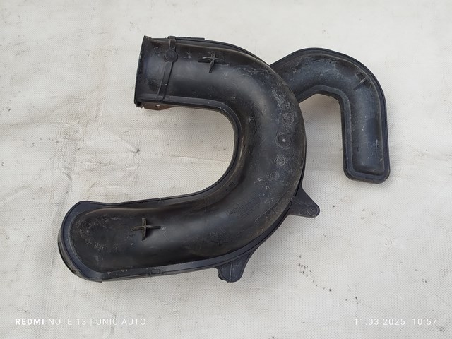 Патрубок повітряний 8200923128 RENAULT