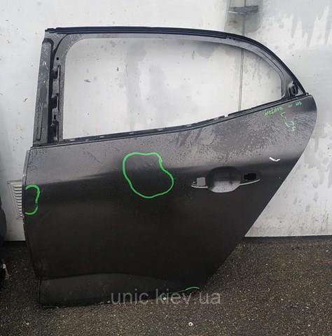 Двері задні 821015121R RENAULT
