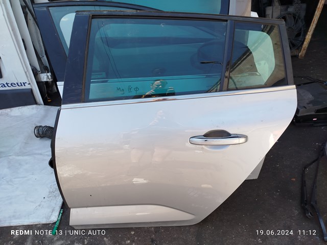 Двері задні Renault Megane 4