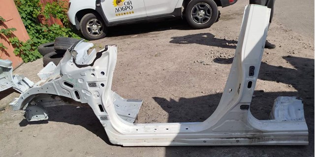 Стакан-амортизатора F41213NFMA NISSAN
