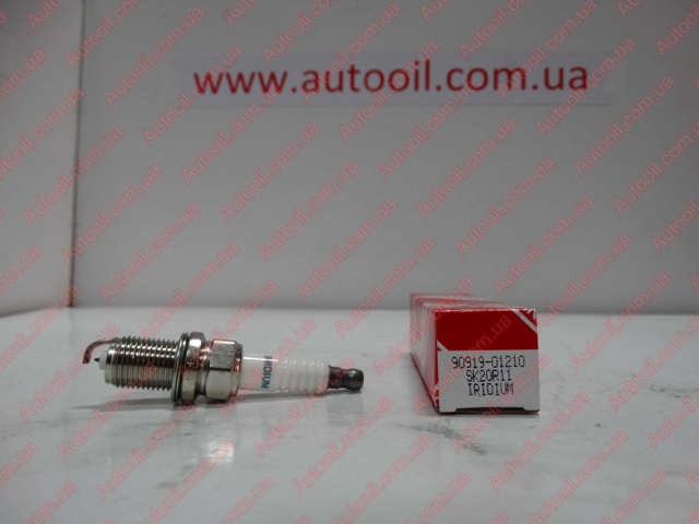 Свічка запалювання Toyota Avensis Verso