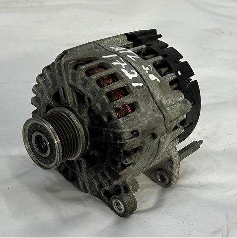 Авто генератор 03H903023Q VAG