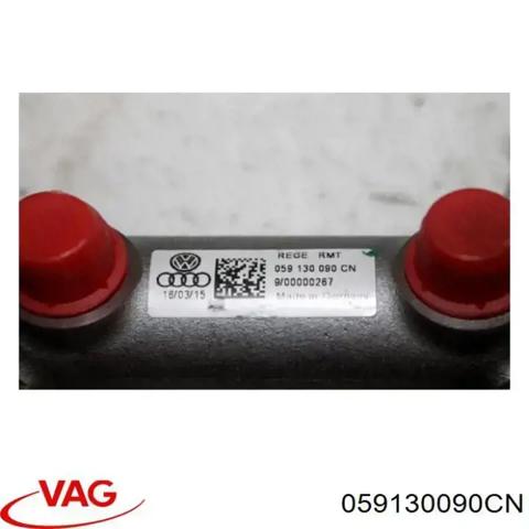 Розподільник палива (рампа), правий 059130090CN VAG