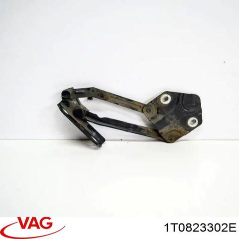 Шарнір капота правий 1T0823302E VAG