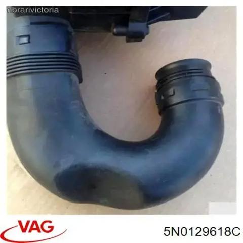 Патрубок повітряний, вхід повітряного фільтра 5N0129618C VAG