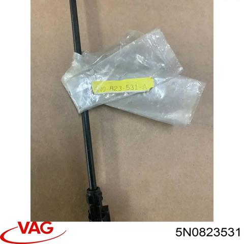 Трос відкриття капота, передній 5N0823531 VAG