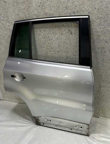 Двері задні, праві Volkswagen Tiguan I
