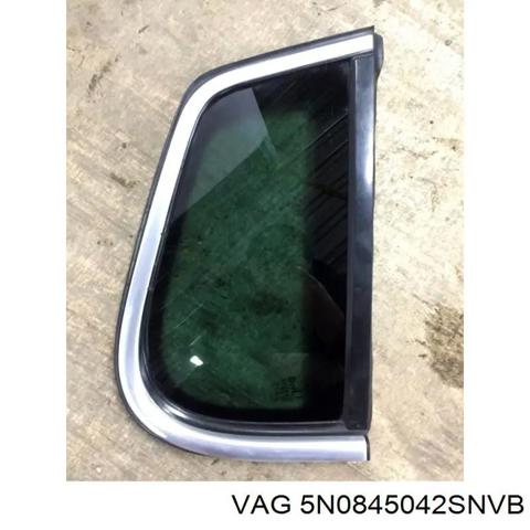 Стукло багажника, праве 5N0845042SNVB VAG