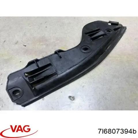 Кронштейн бампера заднього, зовнішній правий 7L6807394B VAG