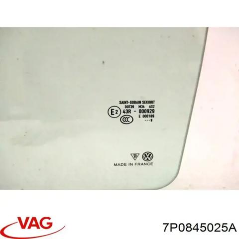 Скло заднє ліве 7P0845025A VAG