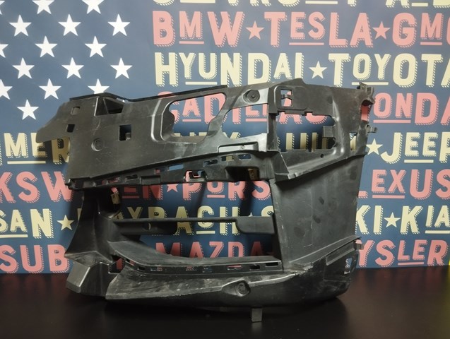 Кронштейн кріплення протитуманной фари, лівої 51118064967 BMW