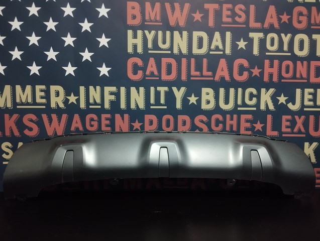 Накладка бампера заднього, центральна 51127400678 BMW