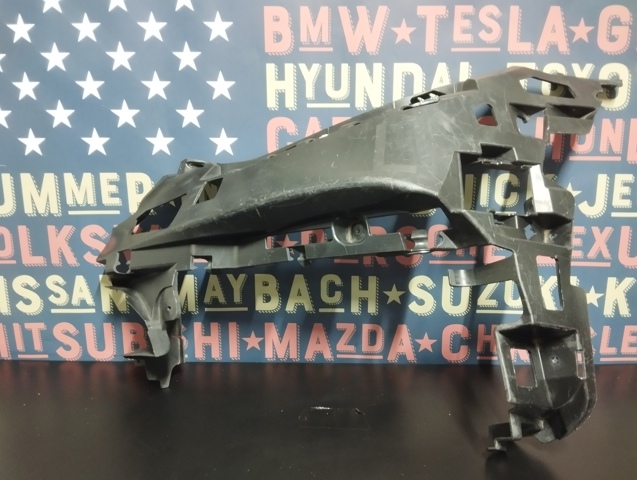 Лівий кронштейн переднього бампера A2138852300 MERCEDES