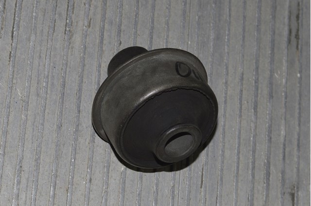 Сайлентблок нижній передньої підвіски 22200028502 BOGE