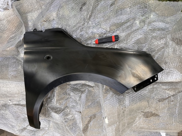Переднє праве крило 52015755 FIAT