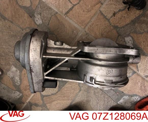 Дросільна заслінка в зборі 07Z128069A VAG