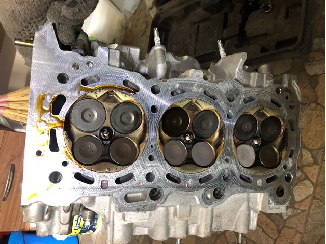 Головка блока циліндрів (ГБЦ) 1110139865 TOYOTA