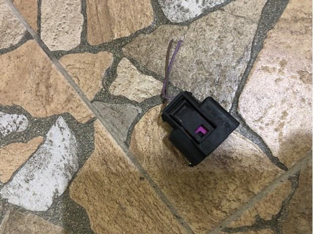 Датчик рівня бачка склоомивача 1J0973202 VAG
