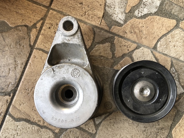 Натягувач приводного ременя 252812E300 HYUNDAI