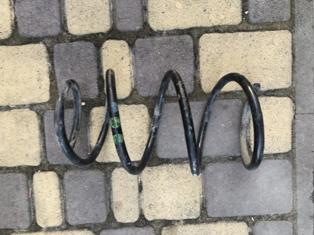 Гвинтова пружина підвіска 31336761210 BMW