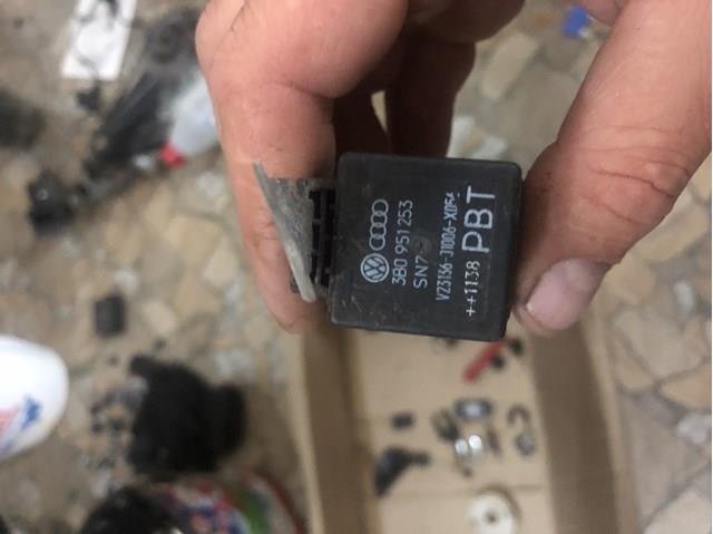 Реле паливного насоса 3B0951253 VAG