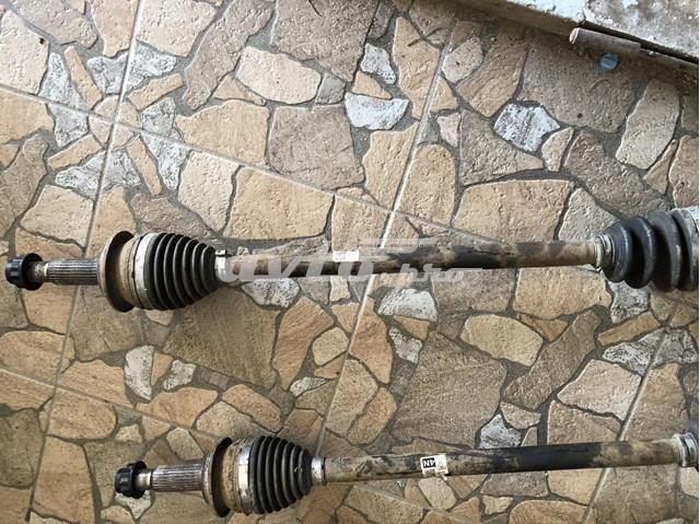 Привід задній 4234048140 TOYOTA