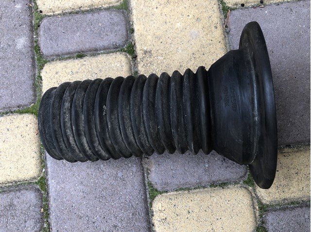 Пильник стійки передньої 4815705020 TOYOTA