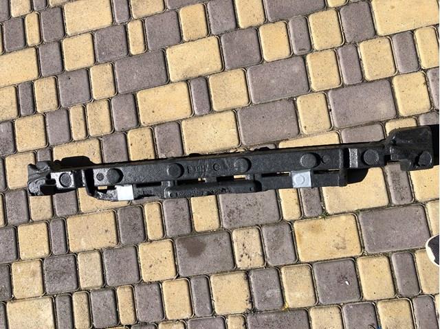 Абсорбер (наповнювач) бампера переднього 5261102380 TOYOTA