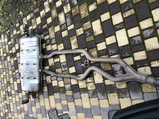 Глушилка задня 7P6253609S VAG