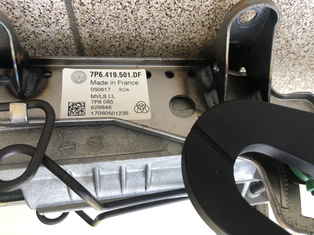 Колонка рульова 7P6419501DF VAG