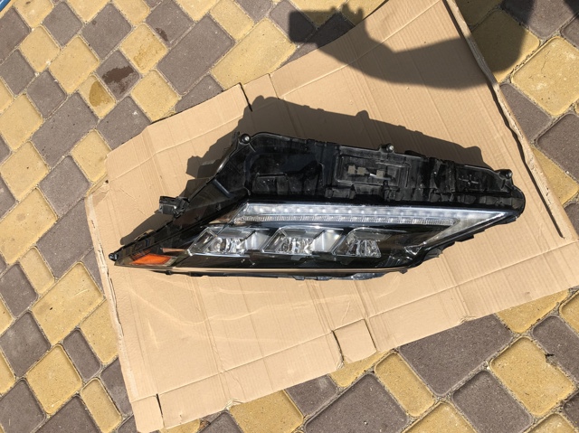 Фара дальнього світла в зборі 811500E290 TOYOTA