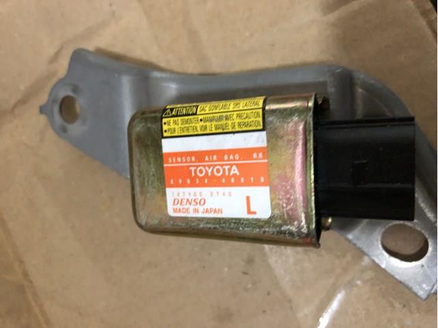 Датчик AIRBAG передній 8983448010 TOYOTA