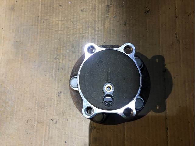 Маточина заднього колеса B45A2615X MAZDA