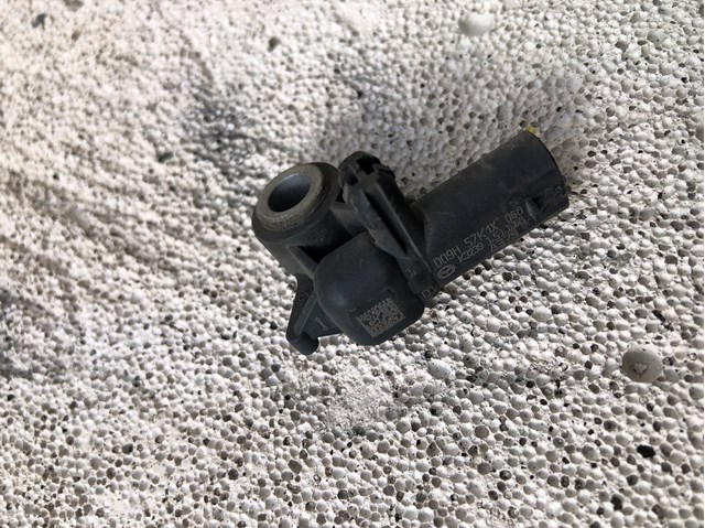 Датчик подушки безпеки D09H57K1X MAZDA