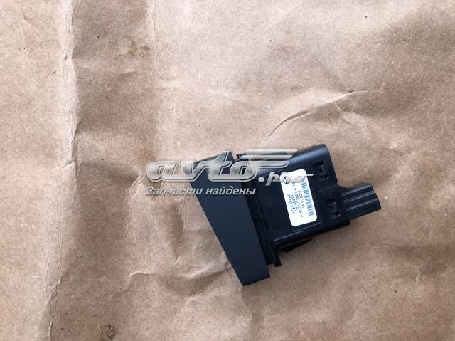 Кнопка аварійної сигналізації K123664H0 MAZDA