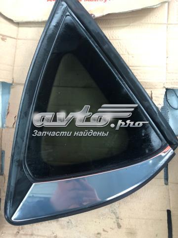 Скло кузова/багажного відсіку, праве KB7W62950A MAZDA
