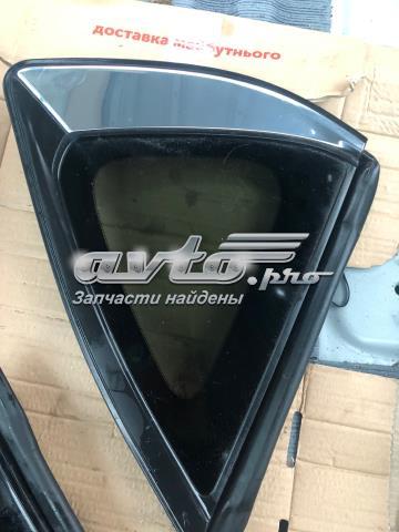 Скло багажника, ліве KB7W63950A MAZDA
