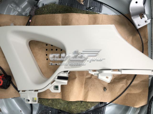 Обшивка стійки кузова внутрішня, задня права KB8C68250B75 MAZDA