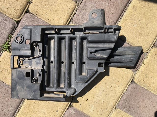 Кріплення фари передньої, правої LR066964 LAND ROVER